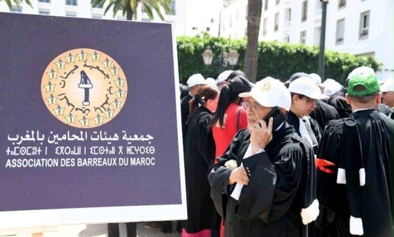 محتجون يعتلون الجبال ويرفضون العودة