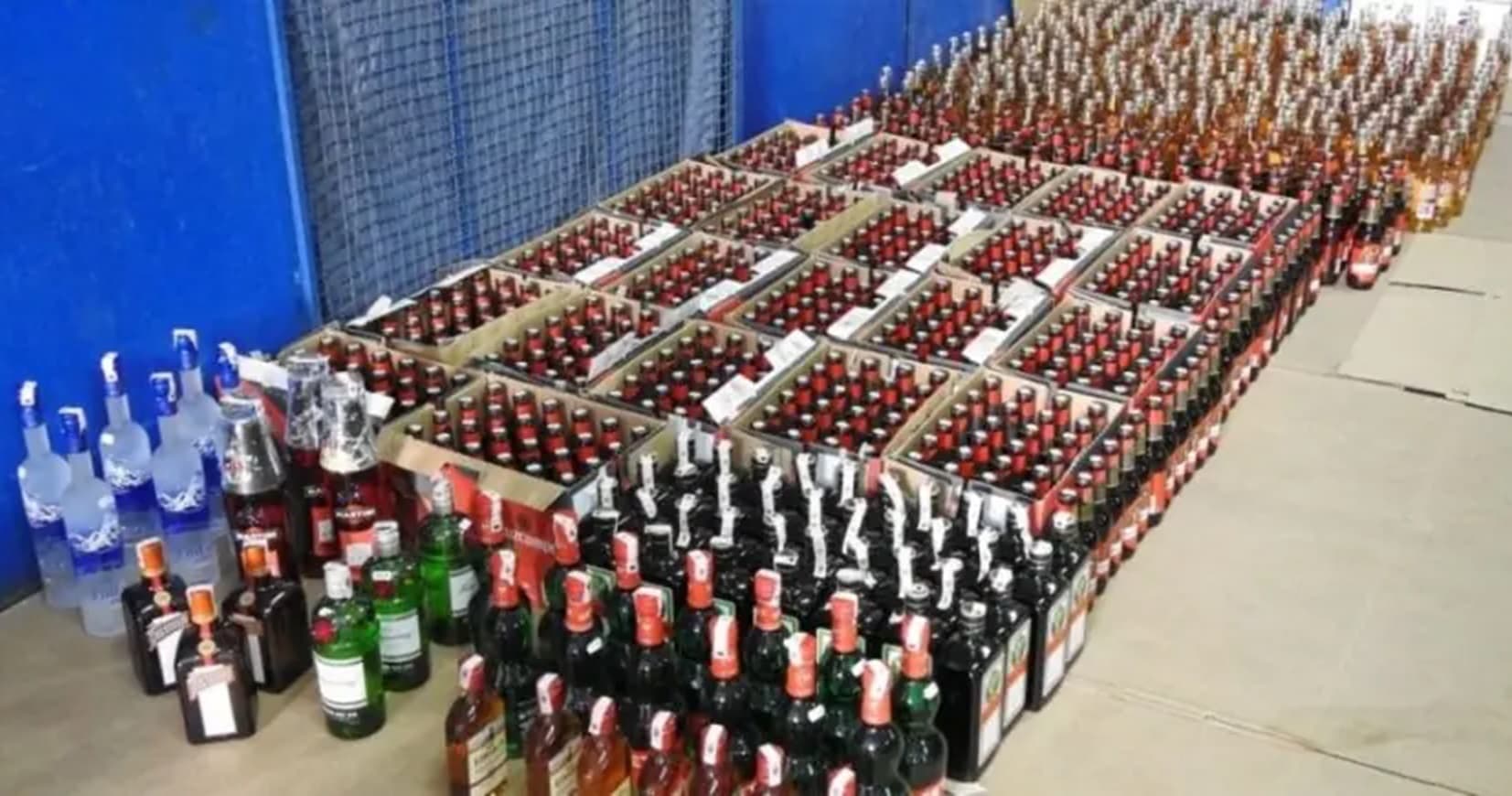 Moroccan Gendarmes Seize 10,000 Bottles of Alcohol