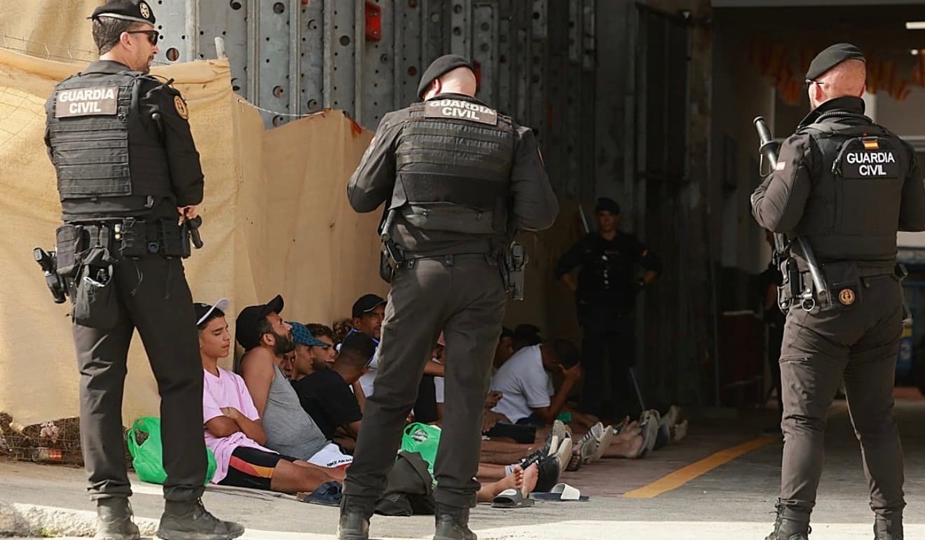 Moroccans Detained After Assaulting Civil Guard in Ceuta