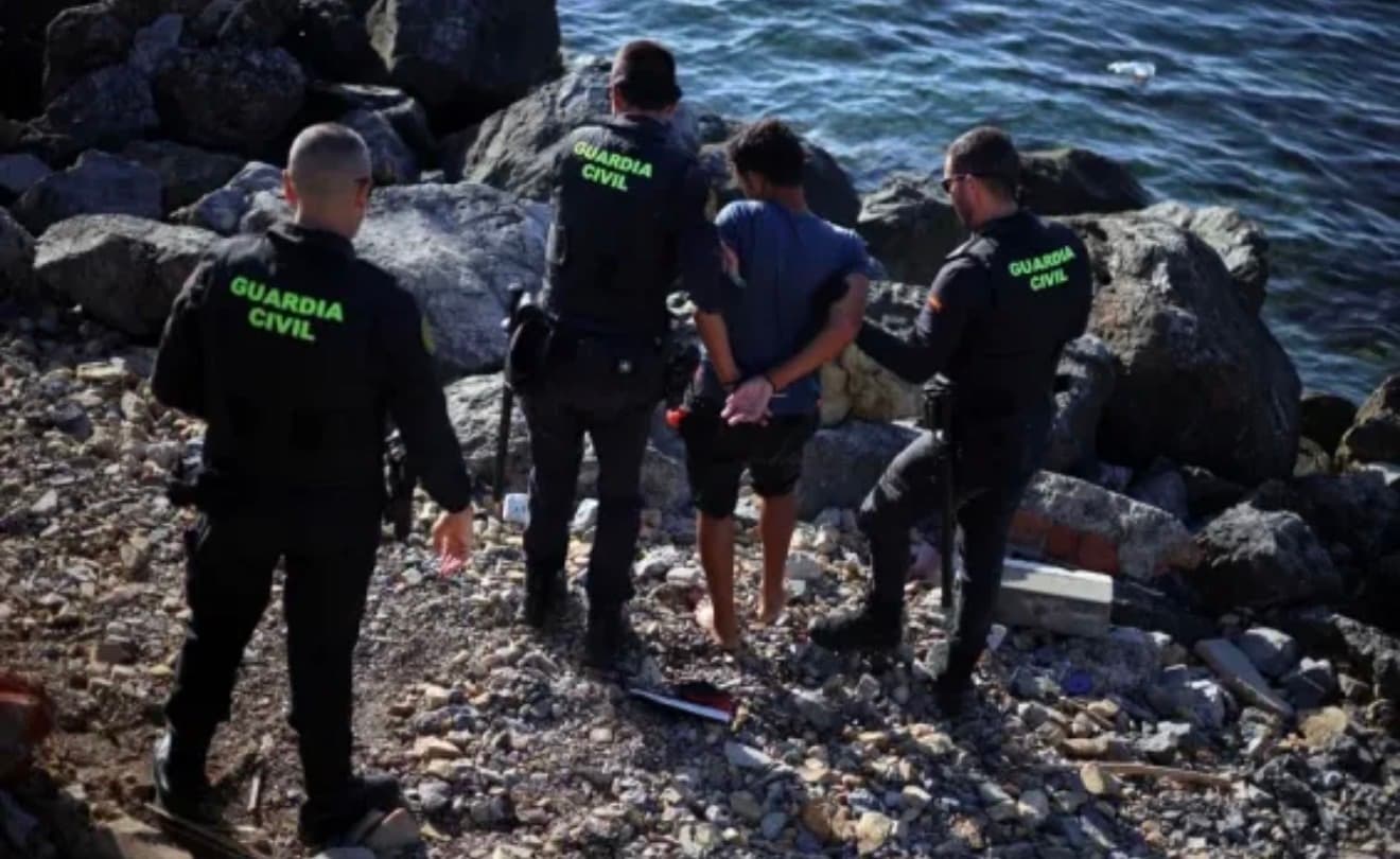 Two Moroccans banned from Spain after assault
