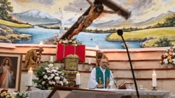 Jesuit Priest's Death Marks Ecuador Mass