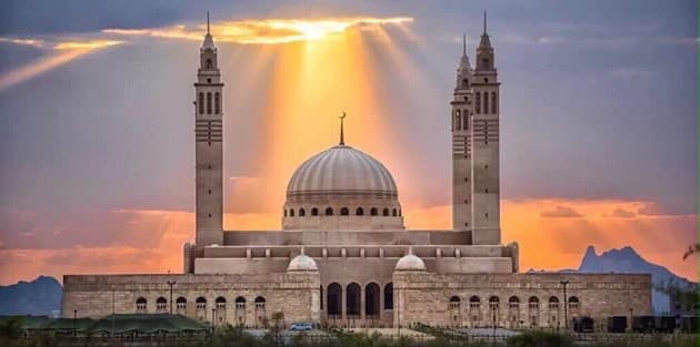 محور خطبة الجمعة في عمان