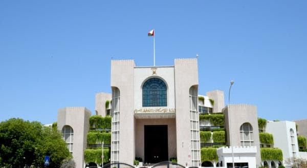 الإسكان تستأنف خدمات بيع الأراضي والهبات