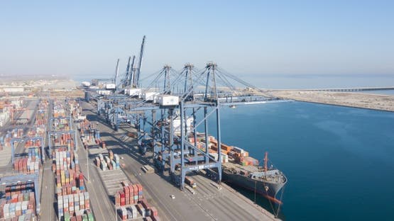 تيسير تصدير المنتجات العمانية للسعودية