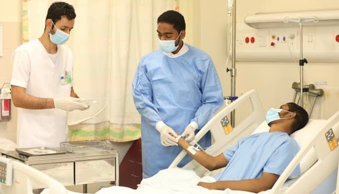 عمان بحاجة ل44 ألف ممرض و21 ألف طبيب حتى 2040