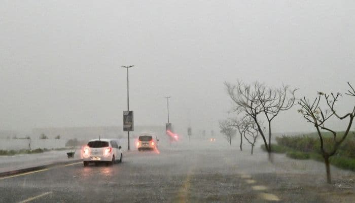 Omani weather warns of fog reducing visibility