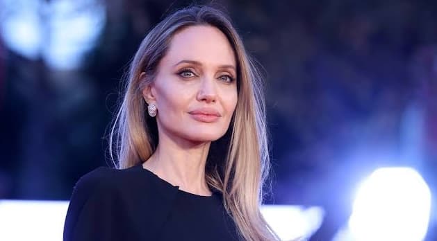 أنجلينا جولي تنشر صور دمار غزة
