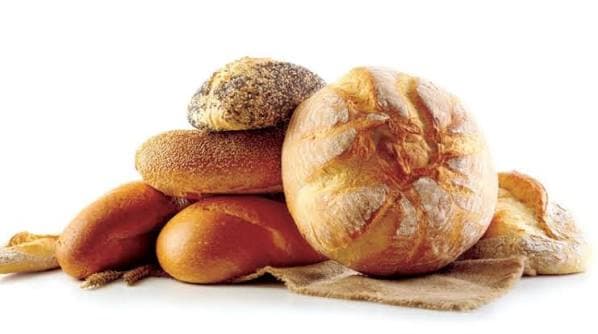 خبراء يحذرون من حفظ الخبز في الثلاجة