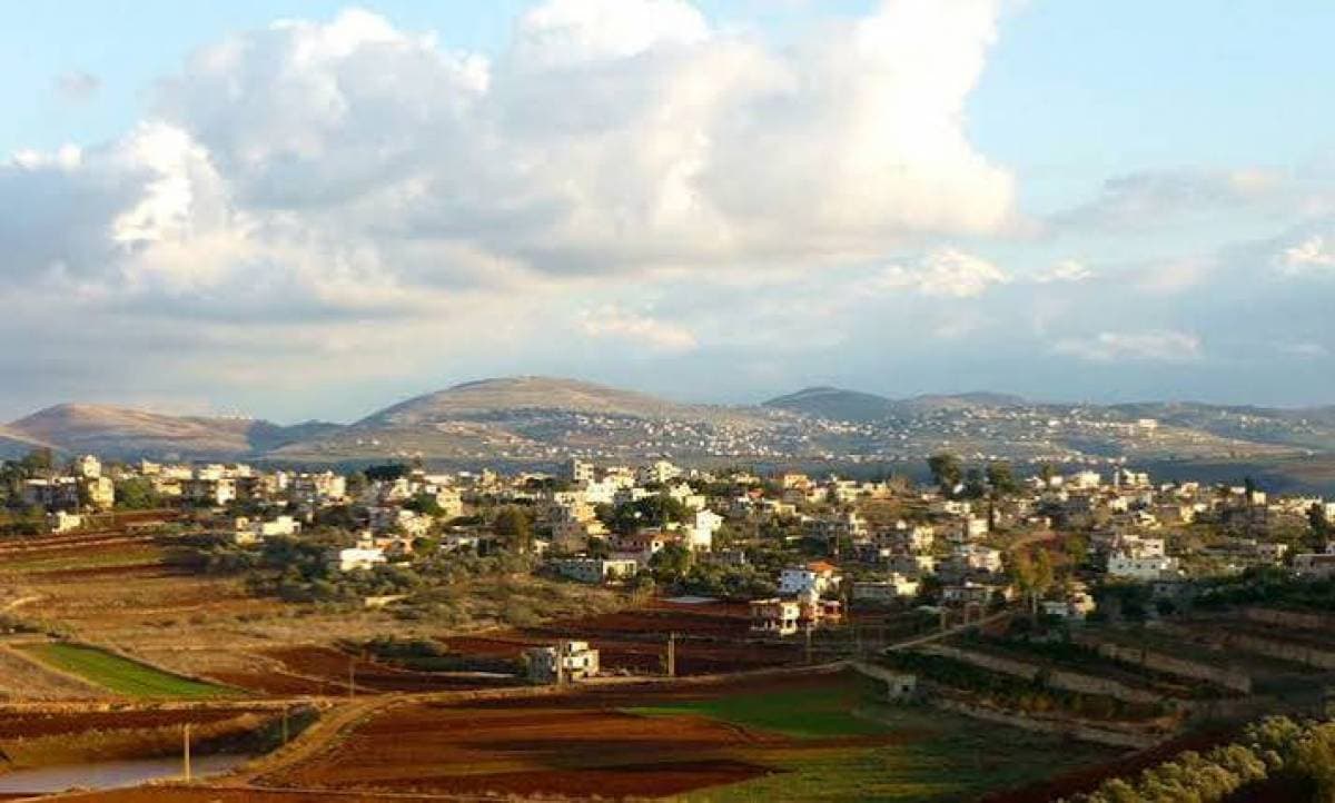 Zawtar Al Gharbiyya blocks entry