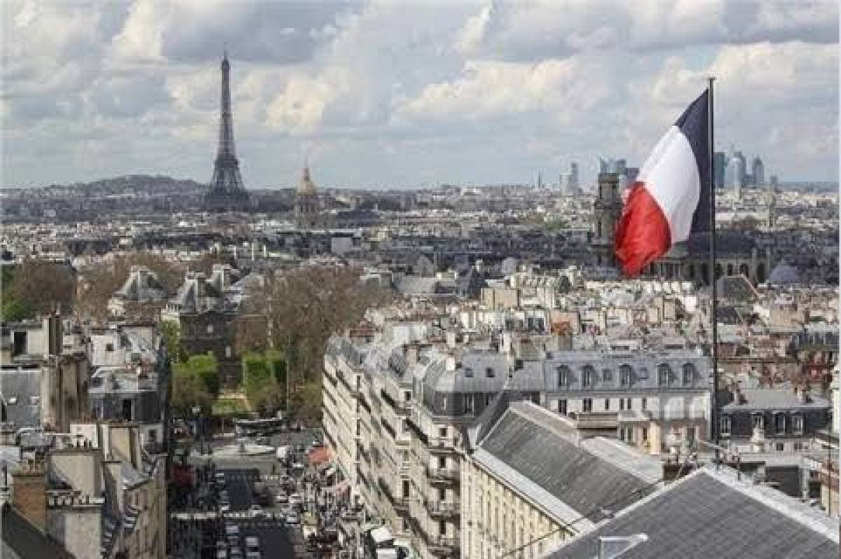 France's economy resumes growth