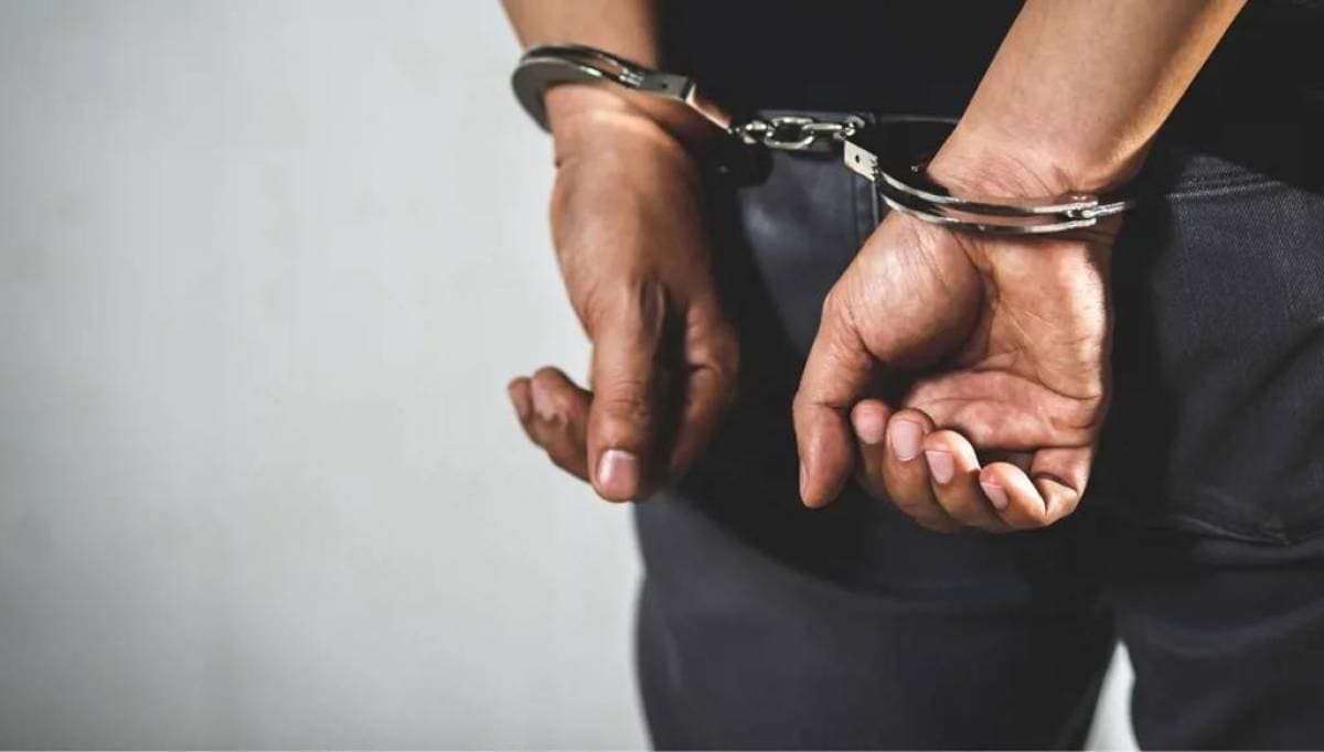 Counterfeit currency distributor detained