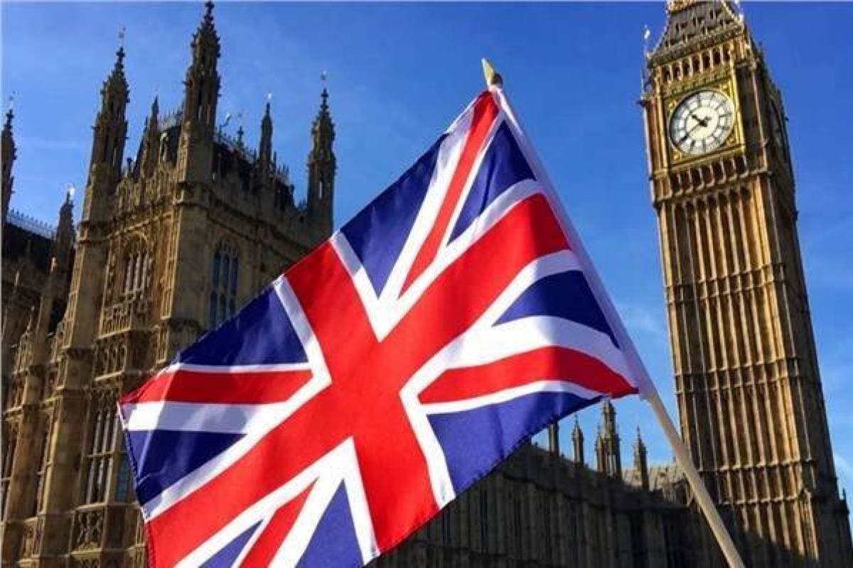 UK economy growth slows to 0.4 percent
