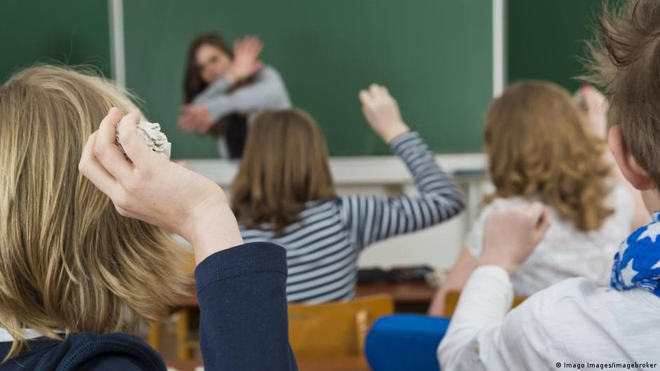 Berlin private schools address violence and extremism through supervised prayer