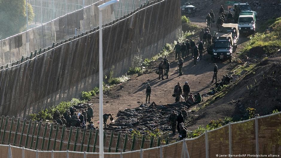 Migrants try crossing into Melilla