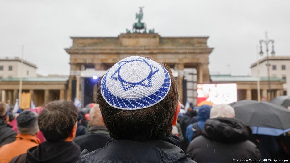 German Jewish Community Divided on Left Party