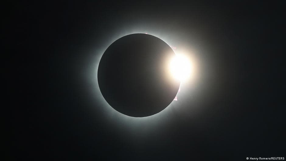 August Eclipse Unveils Star Secrets
