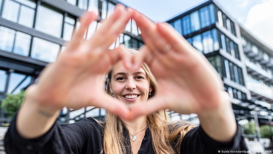 Gratitude's Impact on Brain and Stress