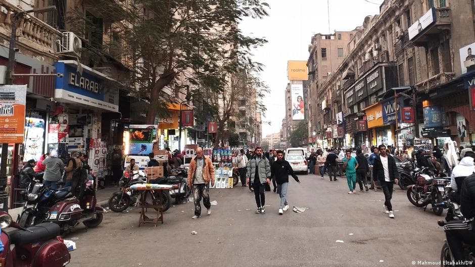 دينا عزت ترد على رواية الداخلية