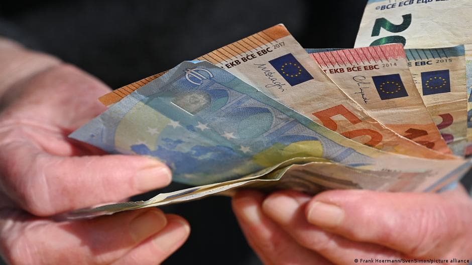 Germany pension reform faces urgent clash