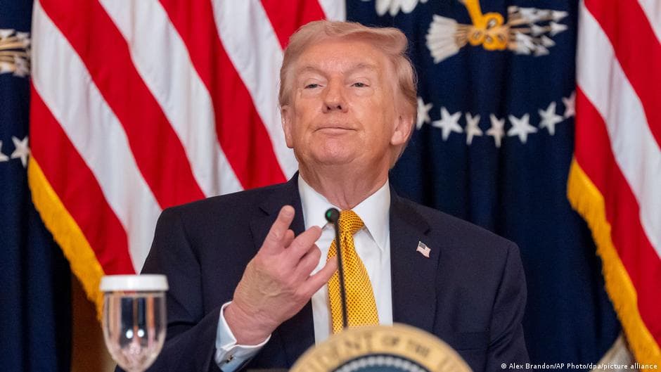 Trump denies Iran war pledge