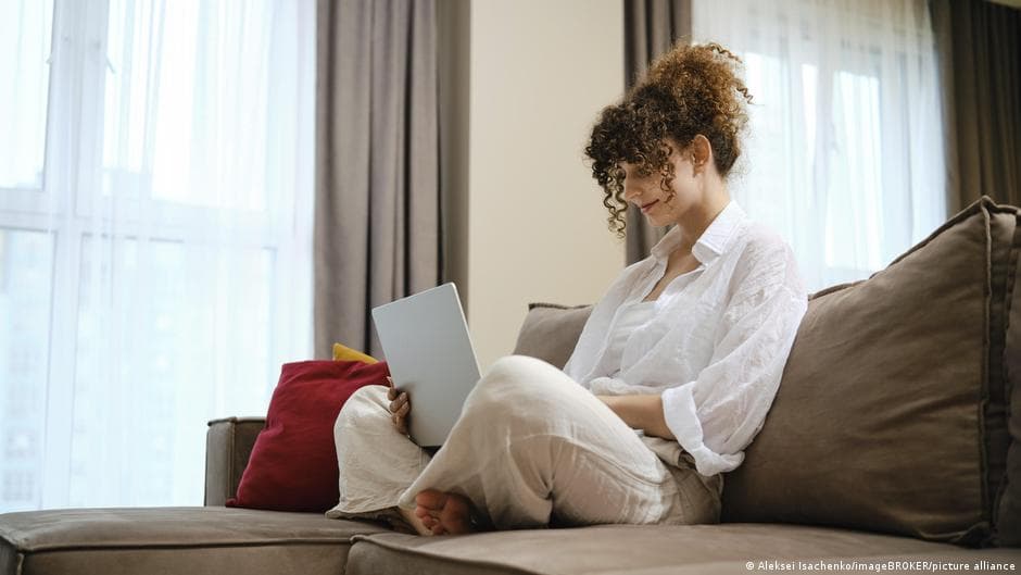 From solitude to viral content