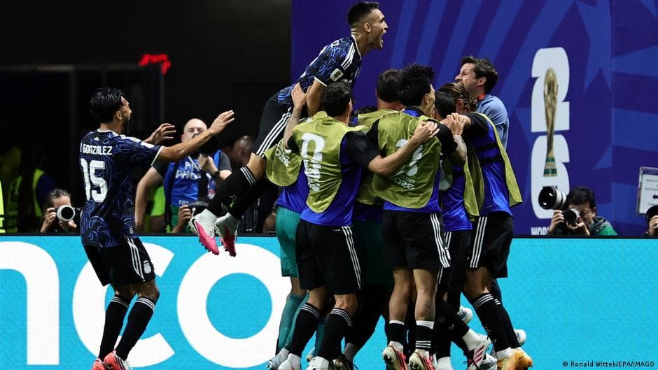 الأرجنتين تقهر إنجلترا وتتأهل لنهائي كأس العالم في سيناريو قاس