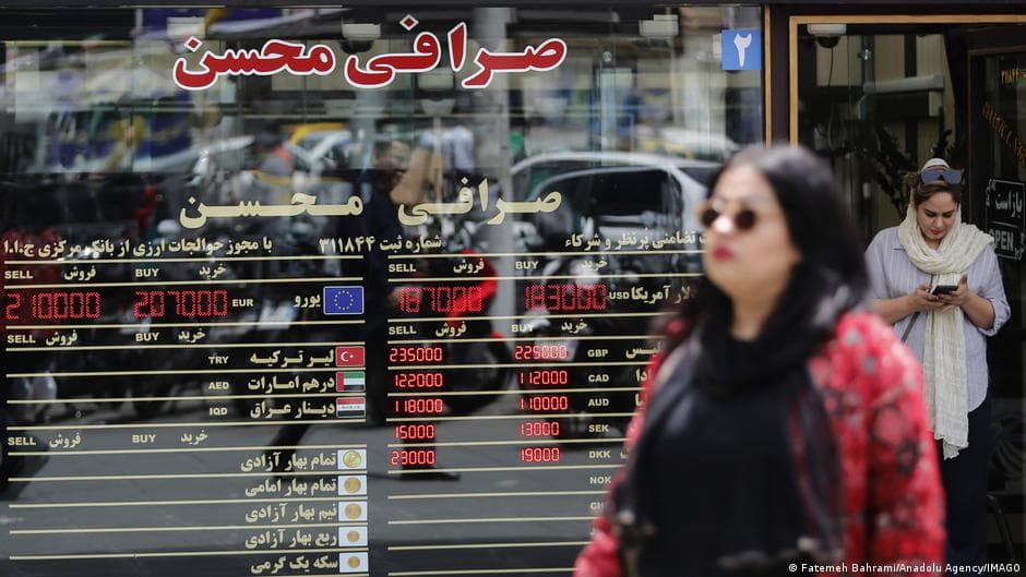 Iranian rial crashes amid economic conflict