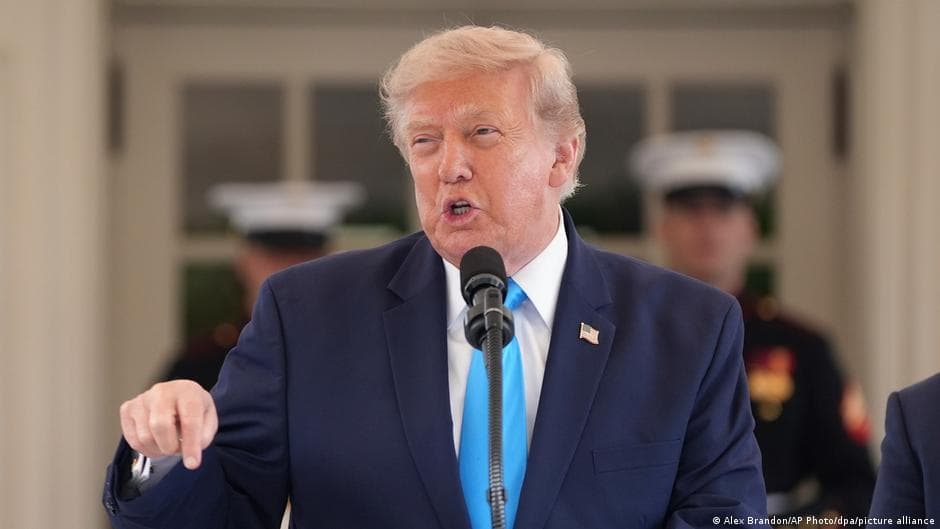 Trump urges Iran to choose between deal or surrender