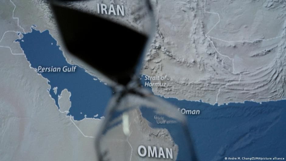 قطر وإيران تبحثان ممر مشترك مع عمان في هرمز