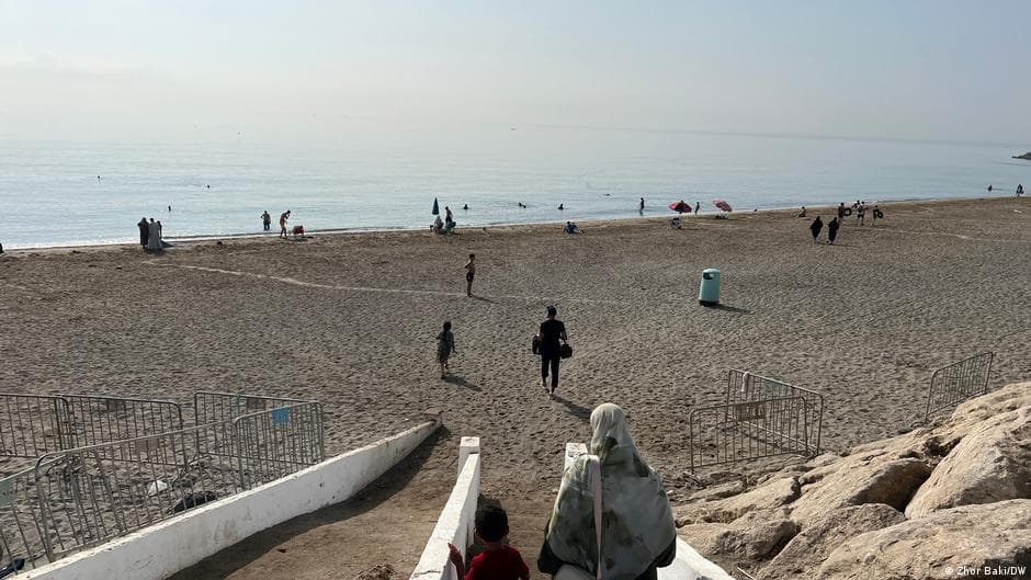 Al-Fnidq Unemployment and Migration Dreams