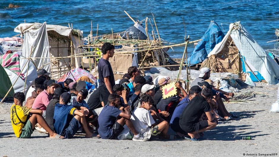 Rubber bullets and batons used in Ceuta migrant evacuation