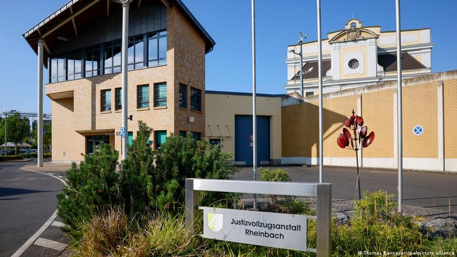German prisoners go digital