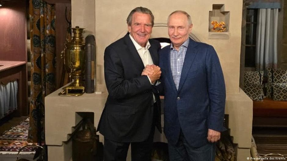 Schröder's Moscow visit boosts tensions