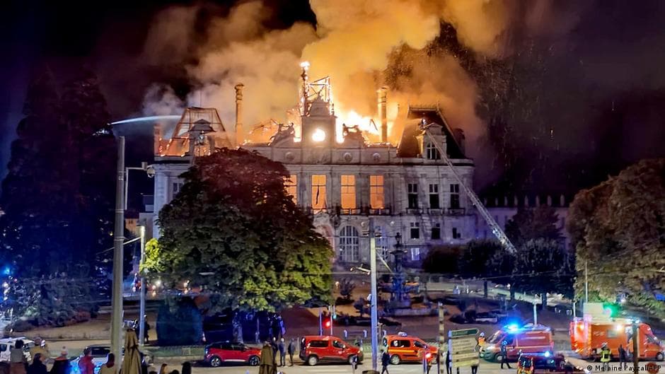 France protests see fires and vandalism