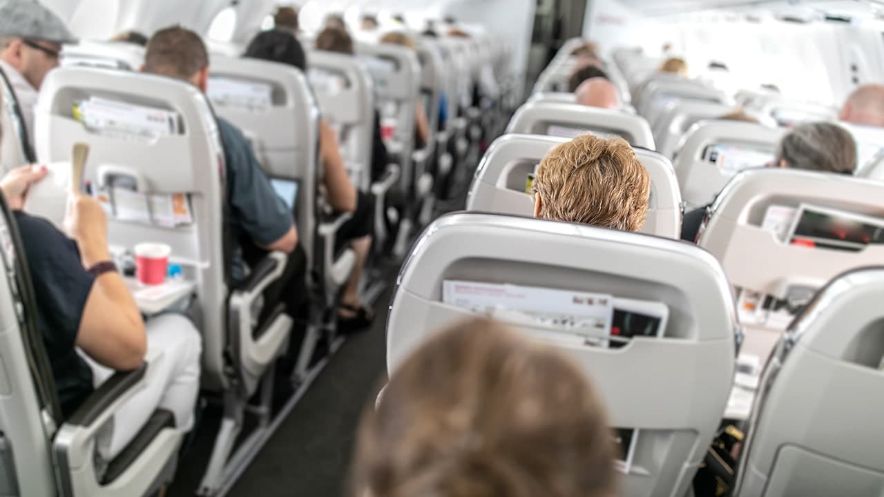 Travelers Criticize Airline Over Bag Fee