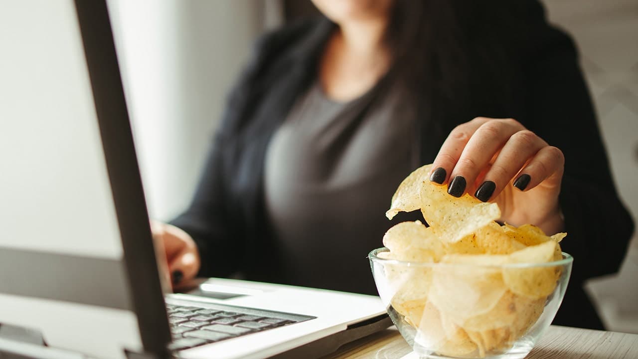 دراسة تربط الأطعمة المعالجة بالمرض