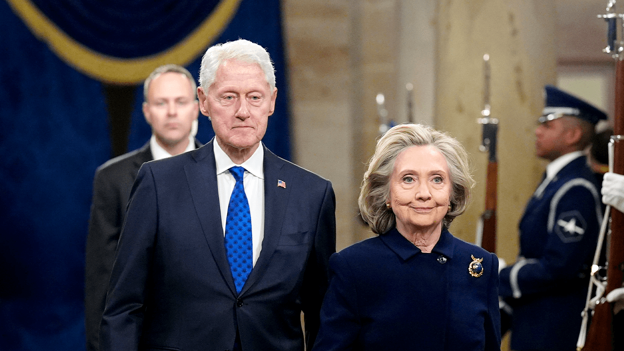 Clintons' Last-Minute Midterm Efforts