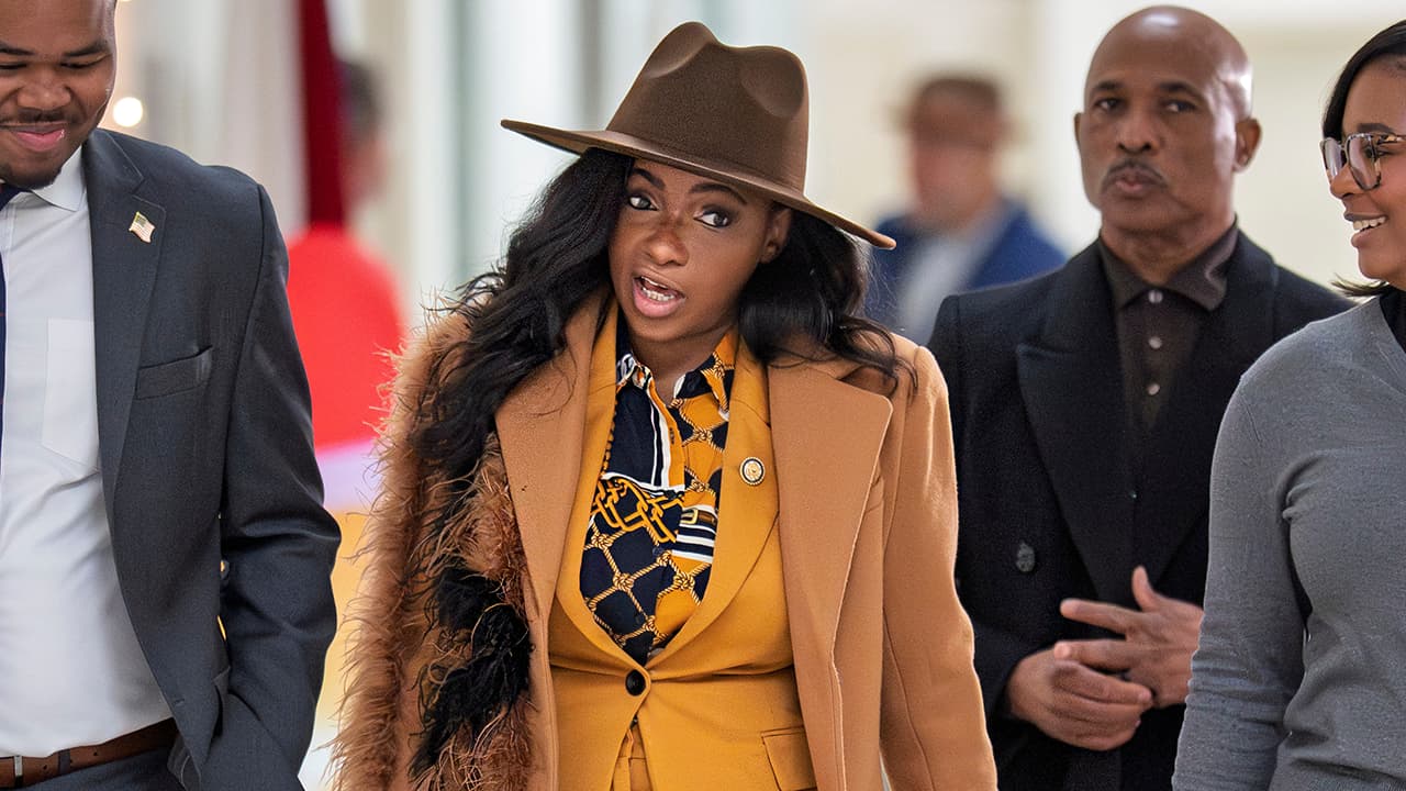 Jasmine Crockett criticized for honoring singer with violent past