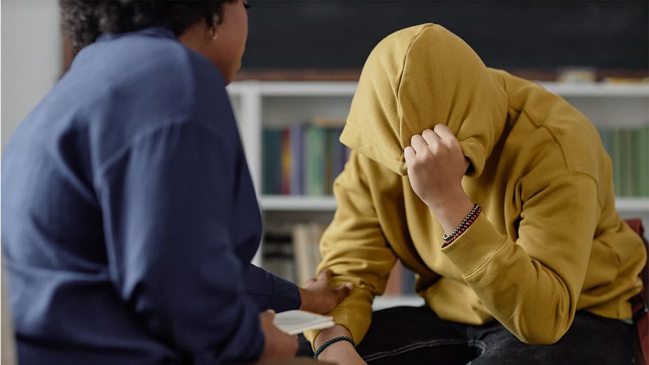 معلمة في كانساس تواصل استخدام الألقاب