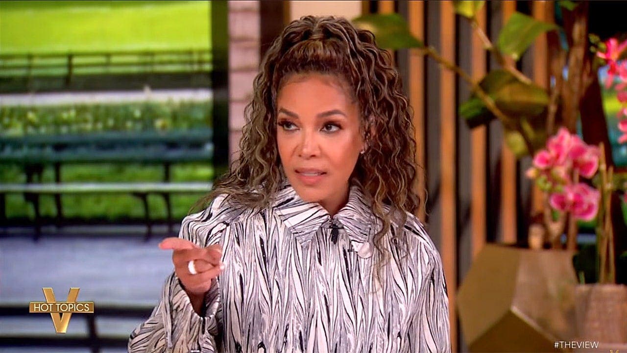Sunny Hostin clarifies holdout juror reports