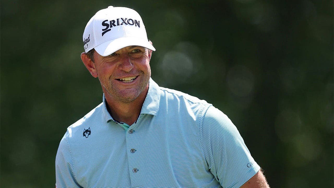 Glover Explains Shoe Removal During PGA Event