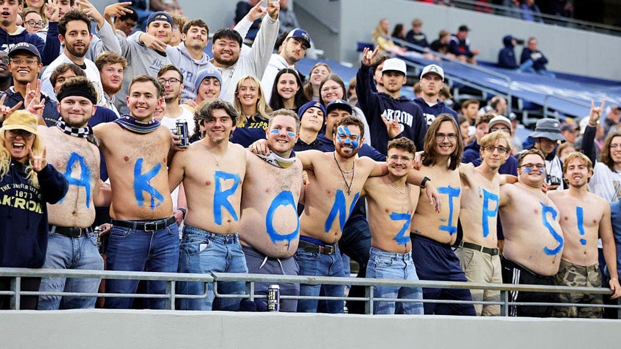College football fans avoid fall weddings