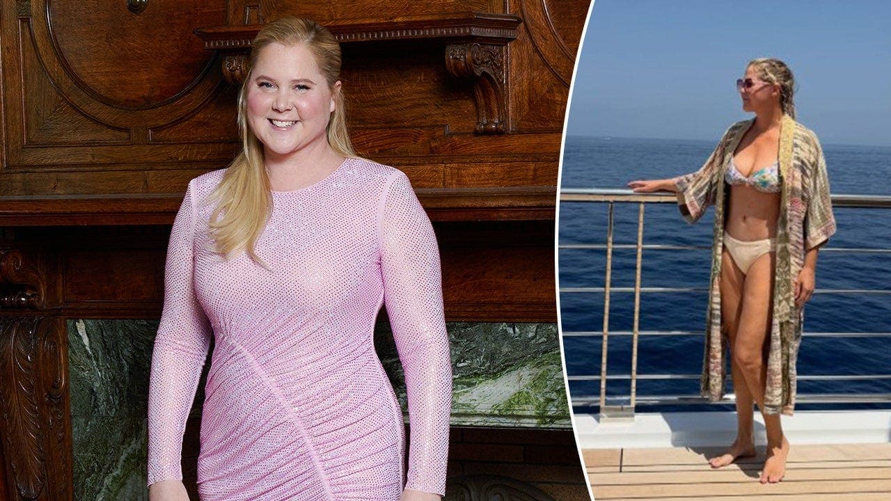 Amy Schumer praised for sharing bikini shots