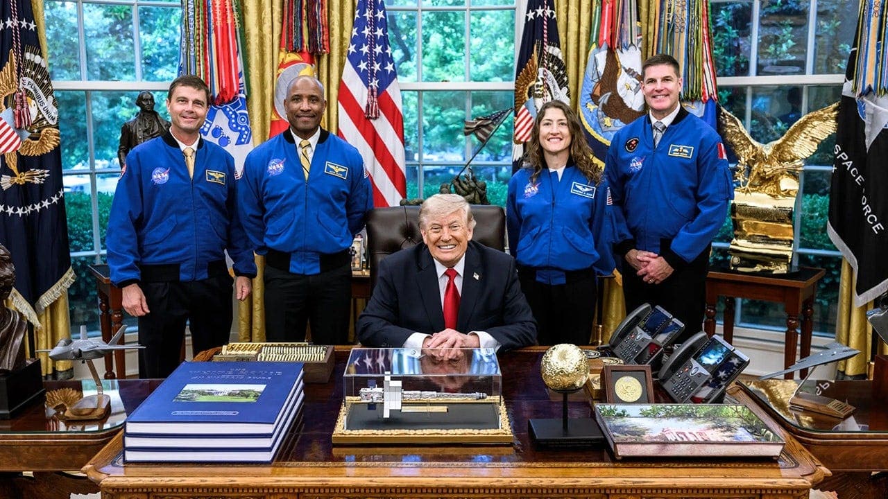 Trump to honor Artemis II crew