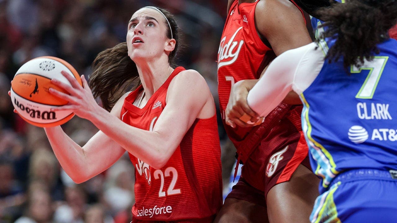 Caitlin Clark scores 29 to lead Fever over Wings