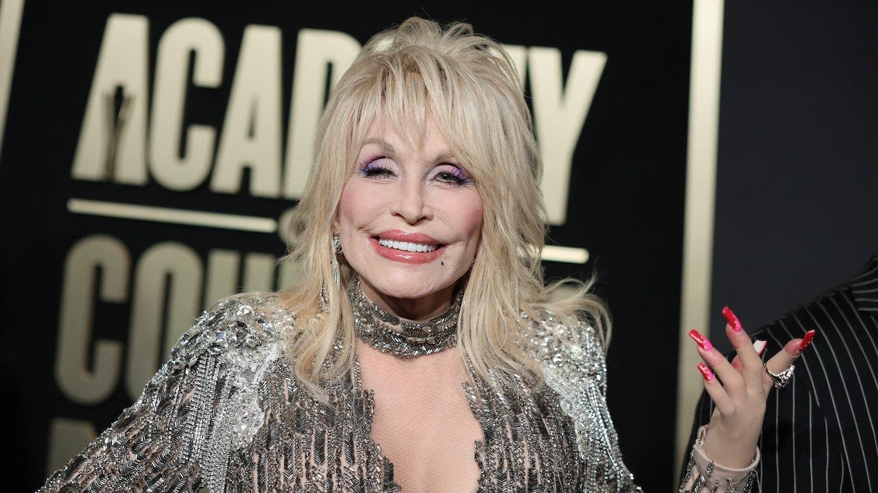 Dolly Parton on Beauty and Living Her Way