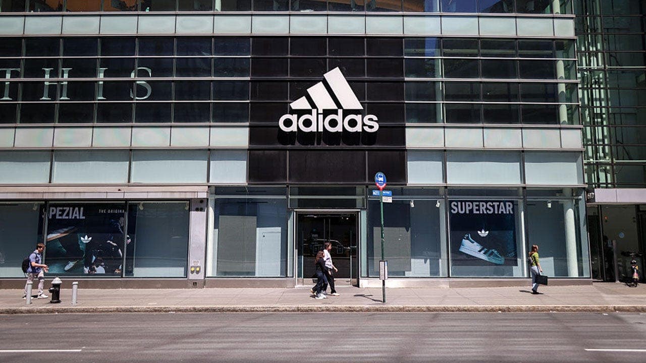 Adidas issues apology over soldier ad