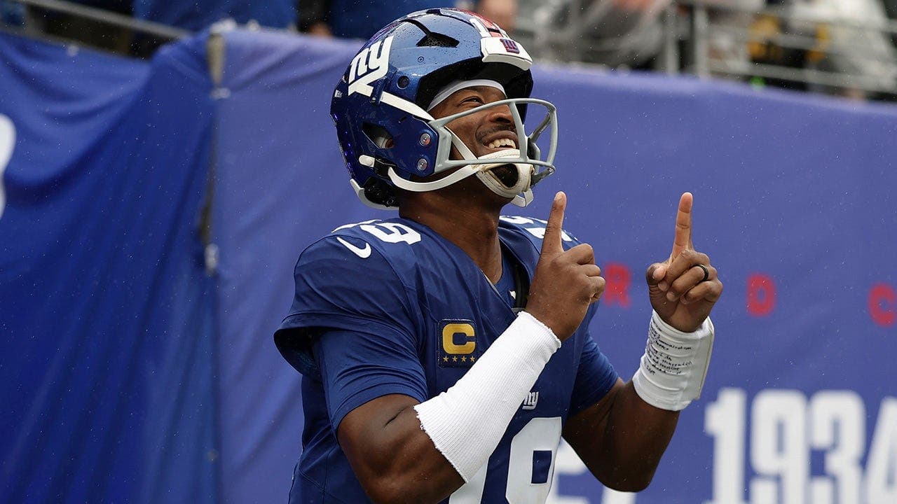Giants' Winston honors Dart in signature style