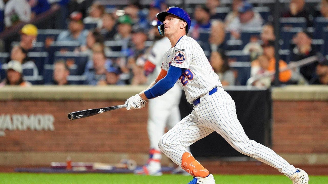 اصطدام عنيف في الـMLB يصيب لاعب نيويورك ميتس