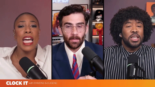 مقدمون من MS NOW يهاجمونه بسبب اتهامه عائق الديمقراطي